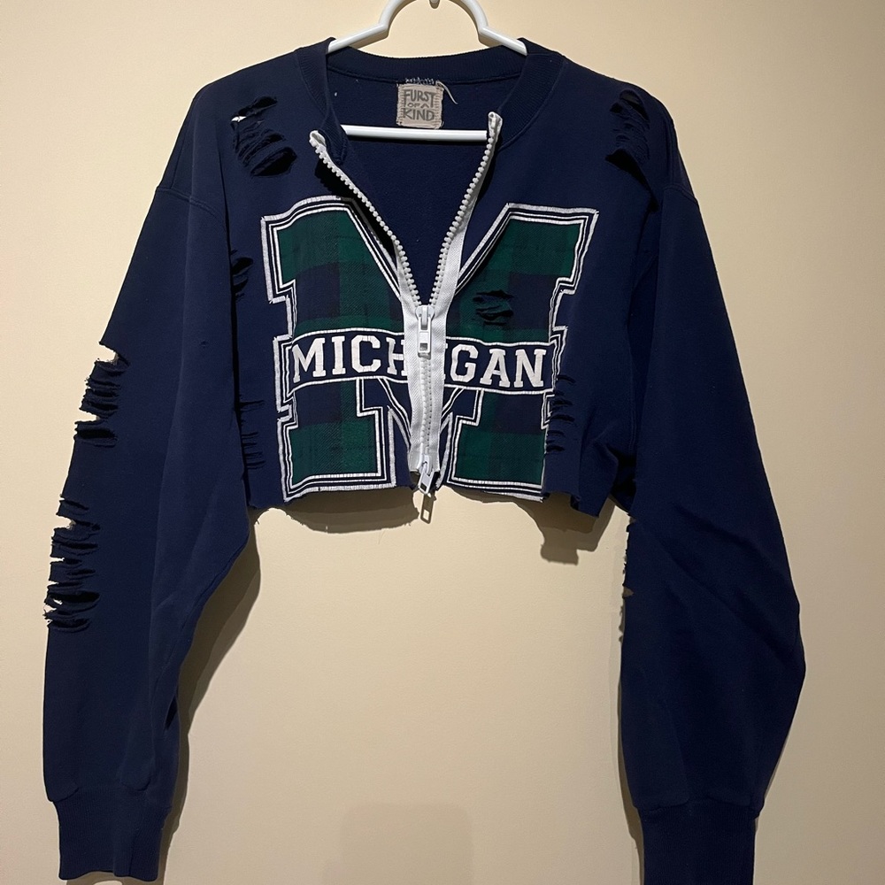 LF THE BRAND Michigan cropped long sleeve